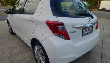 2015 Toyota yaris 5 door automatic hatch 5.jpg